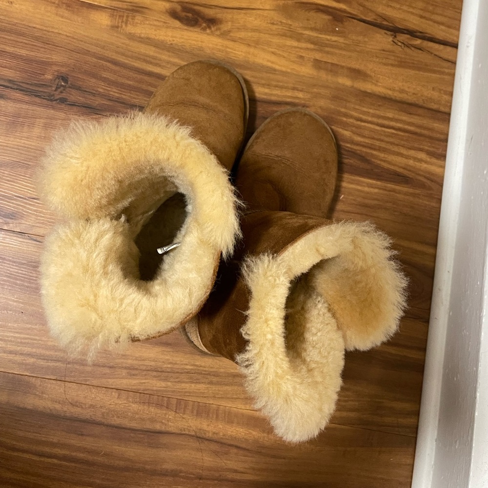 Ugg Bailey Button Short Chestnut Boot Size 6 - image 6